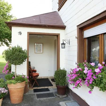 With Terrace And Pool In The Garden Appartement Pracht