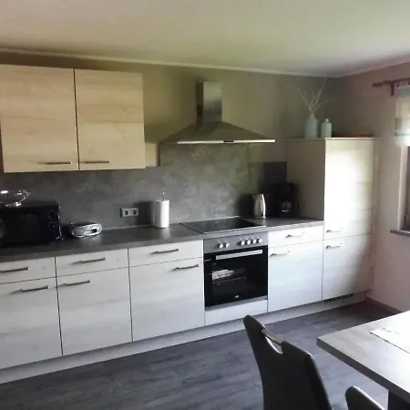 アパート With Terrace And Pool In The Garden Pracht