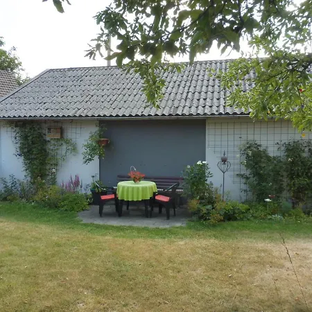 With Terrace And Pool In The Garden アパート Pracht