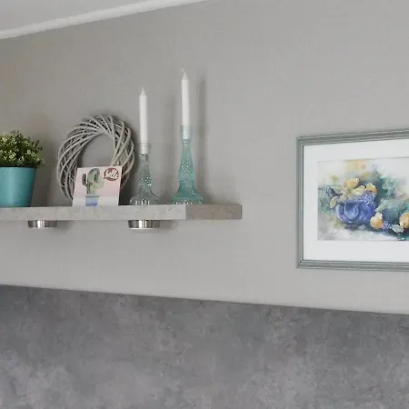 With Terrace And Pool In The Garden アパート *