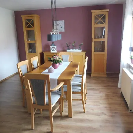 With Terrace And Pool In The Garden アパート *