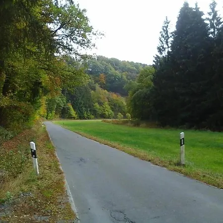 アパート With Terrace And Pool In The Garden