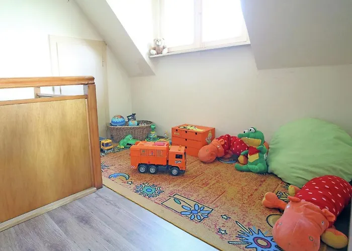 דירה With Terrace And Pool In The Garden Pracht