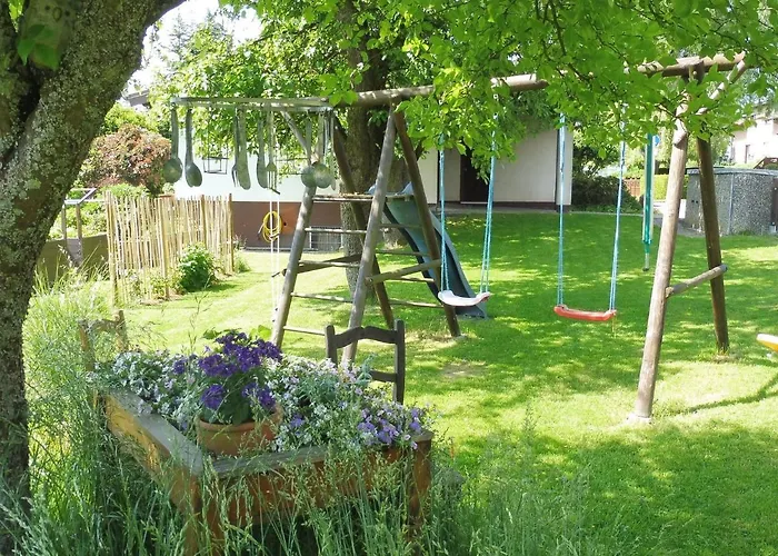 With Terrace And Pool In The Garden דירה *