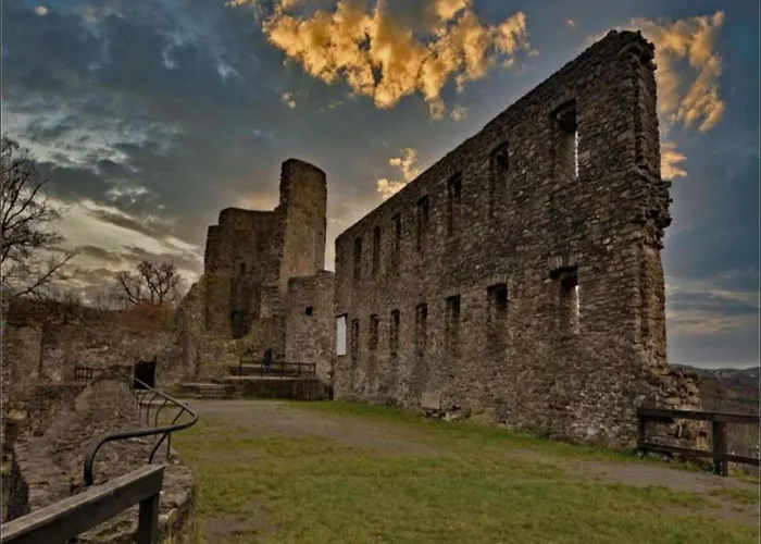 With Terrace And Pool In The Garden דירה